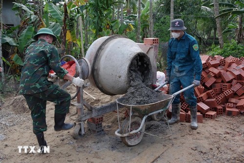 철도를 통해 ‘꽝쭝 작전’을 위한 벽돌 100만 장 무료 운송 - ảnh 1