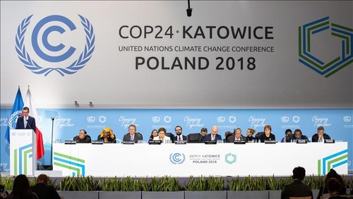 COP 24 ចេញពង្រាងសេចក្តីថ្លែងការណ៍រួមបន្ទាប់ពីធ្វើការចរចាជាច្រើនថ្ងៃយ៉ាងតានតឹង - ảnh 1