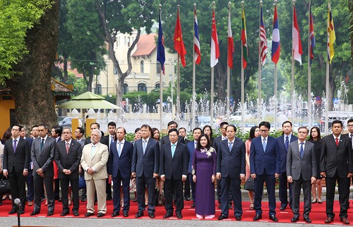 រីកសុះសាយស្មារតីសហគមន៍អាស៊ាន - ảnh 1