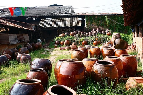 រូបភាពដ៏ស្រស់ស្អាតនៃឡគ្រឿងភាជន៍បុរាណ Dai Hung - ảnh 19