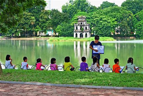 ជំនួបសំណេះសំណាល៖ហាណូយ-ទីក្រុងដើម្បីសន្តិភាព ១៥ឆ្នាំធ្វើសមាហរណកម្មនិងអភិវឌ្ឍន៍ - ảnh 1