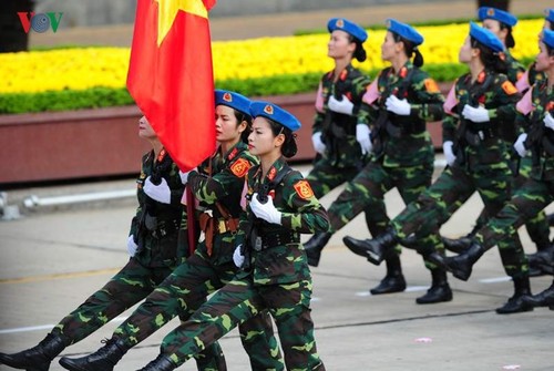 ពិធីព្យុះហយាត្រា ដង្ហែរក្បួនដ៏មហោឡារឹកក្នុងឱកាសរំលឹកខួបអនុស្សាវរីយ៍ទិវាបុណ្យឯករាជ្យជាតិ - ảnh 11