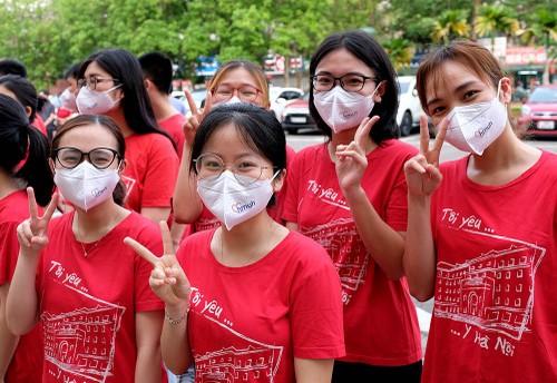 Imbau 125 Basis Pendidikan Kedokteran dan Farmasi di Seluruh Negeri untuk Berikan Bantuan Sumber Daya Manusia guna Cegah dan Tanggulangi Wabah - ảnh 1