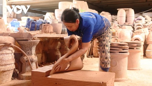 Membangkitkan Desa Kerajinan Tradisional di Provinsi Binh Duong - ảnh 2