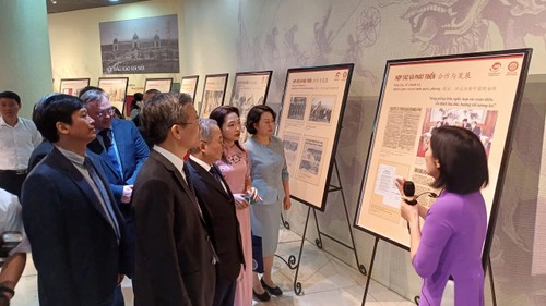 “档案文献中的越中友好合作”展 - ảnh 2