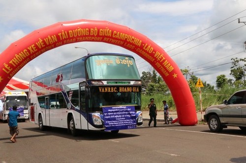 Vietnam, Cambodia, Lao cross-border road opens - ảnh 2