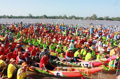 Festival highlights Khmer people’s culture, sports and tourism - ảnh 1