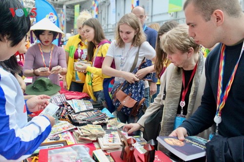 Vietnamese cultural identities at the world festival for students and youth - ảnh 1