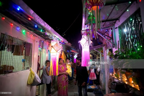 Diwali - Festival of Lights – the biggest in India         - ảnh 2