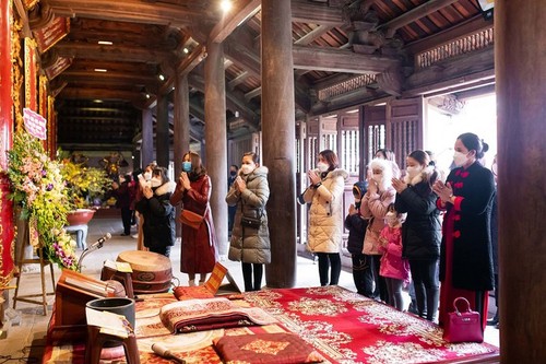 Going to the pagoda at the Lunar New Year, a Vietnamese tradition - ảnh 5