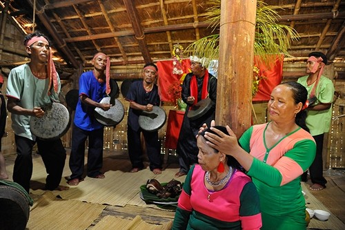 Filial piety ceremony of the Raglai people - ảnh 2