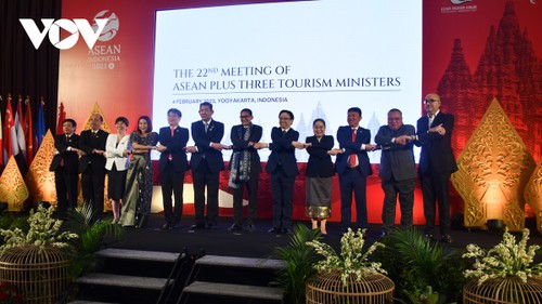 Vietnam, ASEAN countries cooperate in tourism - ảnh 1