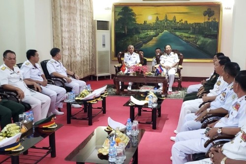 Vietnam, Cambodia navies shore up relations - ảnh 1