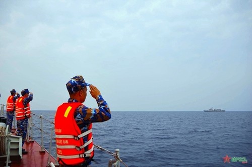 Vietnamese, Thai navies hold 47th joint patrol  - ảnh 1