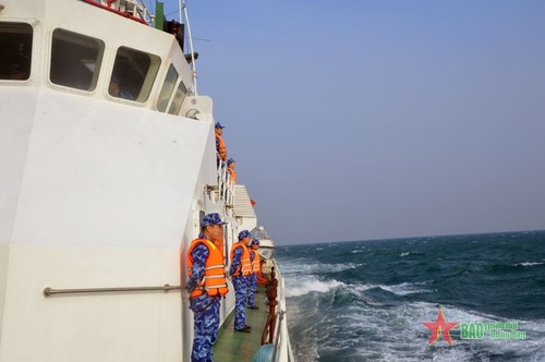 Vietnam, China conduct joint patrol in northern Gulf of Tonkin - ảnh 1