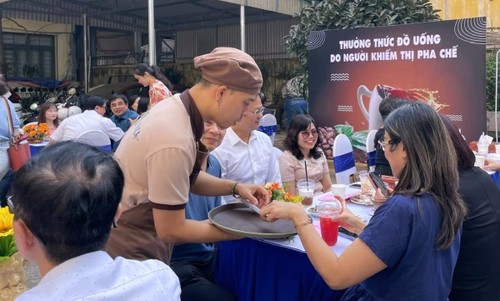 Café More Hanoi, a start-up model for visually impaired people - ảnh 3