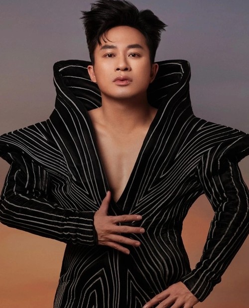 Tung Duong honored at Music Awards Japan - ảnh 1