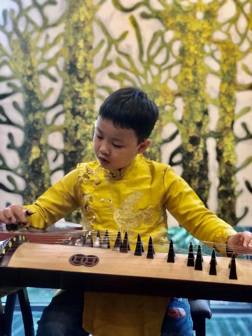 Plucking patriotism: Stories from a Dan Tranh classroom - ảnh 6