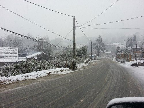 De la neige sur le plateau des rochers calcaires de Dông Van - ảnh 2