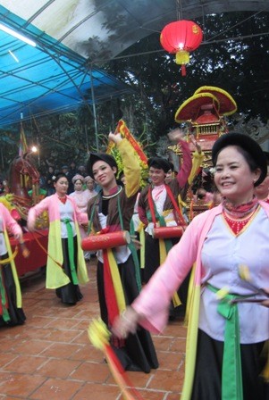 Une fête populaire riche d’identité culturelle - ảnh 2