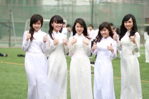 Ao dai : la beauté vietnamienne au féminin - ảnh 2