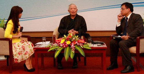 Forum économique du printemps 2015 à Haiphong - ảnh 1