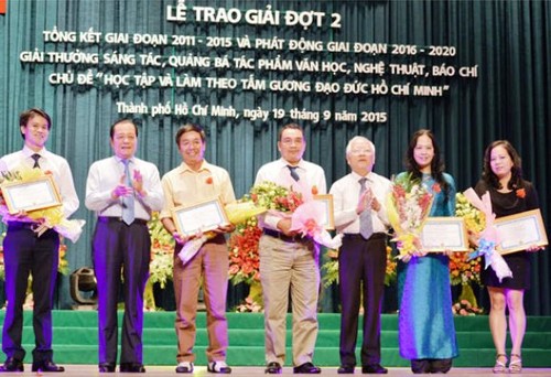 Remise de prix aux œuvres inspirées de l’exemple moral de Ho Chi Minh - ảnh 1