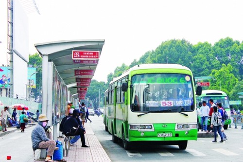 Moyens de transport en commun au Vietnam - ảnh 1