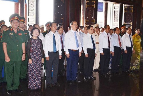 Rencontre en l’honneur des révolutionnaires de Saigon-Cholon-Gia Dinh - ảnh 1