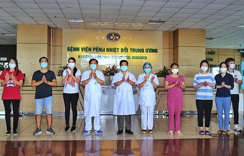 Meilleurs  textes, messages ou slogans sur la réussite du Vietnam dans la lutte anti-Covid-19 - ảnh 1