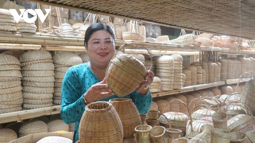 Truong Thi Bach Thuy: Pionnière de la vannerie moderne - ảnh 2