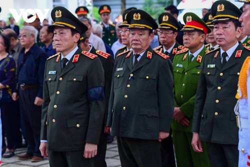 Visites de condoléances à la mémoire du secrétaire général Nguyên Phu Trong - ảnh 15