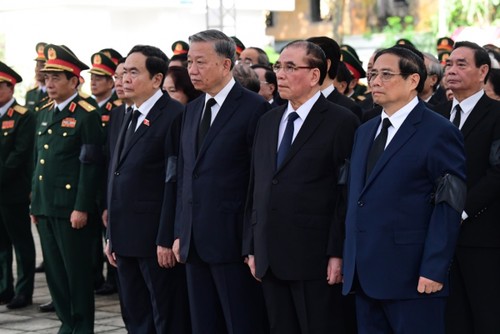 Visites de condoléances à la mémoire du secrétaire général Nguyên Phu Trong - ảnh 4