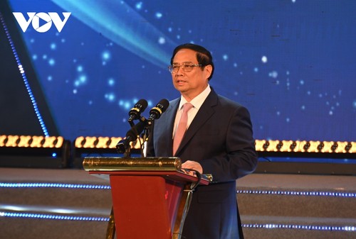 Pham Minh Chinh à la Conférence sur l'aménagement et la promotion de l’investissement dans la province de Bac Ninh - ảnh 2