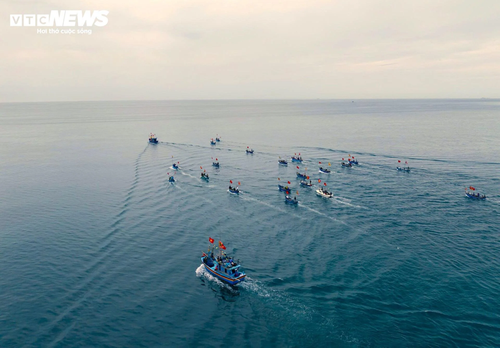 Binh Dinh: La fête pour une bonne pêche – un souffle spirituel au rythme des vagues - ảnh 1