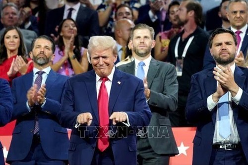 US Election: Trump endorsed by ex-rivals, Biden resumes campaign in Nevada  - ảnh 1