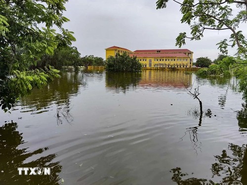 Hanoi's schools closed for in-person classes amid heavy rains - ảnh 1