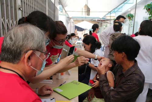 100 children receive financial support for cleft lip and palate surgery - ảnh 1