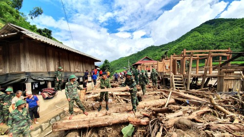 300 images, documents, artifacts on display to honor Vietnam People’s Army - ảnh 1