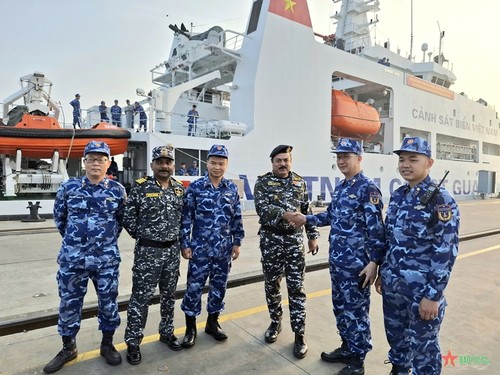 Vietnam Coast Guard ship visits India for exchange program - ảnh 1