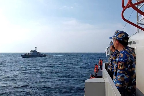 Vietnam, Cambodia conduct 78th joint naval patrol - ảnh 1