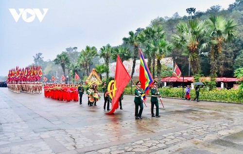 Vietnamese at home, abroad celebrate Hung Kings' Commemoration Day in solemnity - ảnh 1