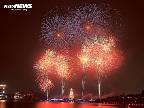Vietnamese at home, abroad celebrate Hung Kings' Commemoration Day in solemnity - ảnh 4