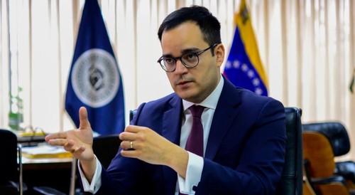 Venezuela reshuffles cabinet, confirms negotiations to sell crude oil to US - ảnh 1