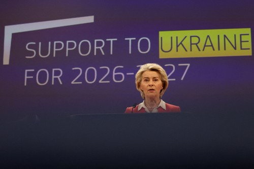 EC announces details on 90 billion euros financial support to Ukraine - ảnh 1