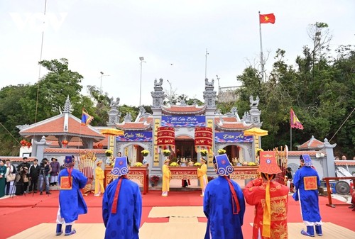 Co To holds sea festival to pray for new year blessings, promote marine environment protection - ảnh 1