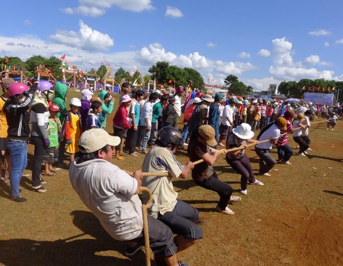 Permainan tarik tali, Pusaka budaya nonbendawi dari umat manusia yang ke-10 di Vietnam - ảnh 1