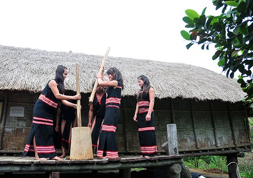 ບຸນເຂົ້າໃຫມ່ຂອງຊາວເຜົ່າ ເຊີດັງ - ảnh 1