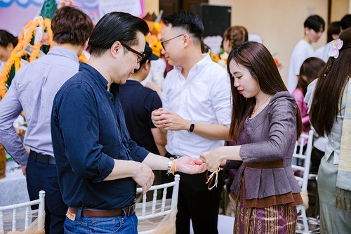 ບຸນ​ປີ​ໃໝ່​ລາວ: ນັກ​ສຶກ​ສາ ລາວ ຢູ່ ຫວຽດ​ນາມ ຕັ້ງ​ໜ້າ​​ຮັກ​ສາ ແລະ ເສີມ​ຂະ​ຫຍາຍ​ວັດ​ທະ​ນະ​ທຳ​ອັນ​ເປັນ​ມູນ​ເຊື້ອ - ảnh 4