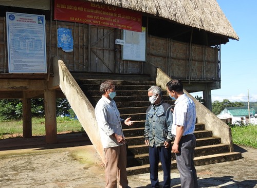 A Bo, patriarca destacado en el movimiento de estudio y seguimiento del ejemplo moral Ho Chi Minh - ảnh 1